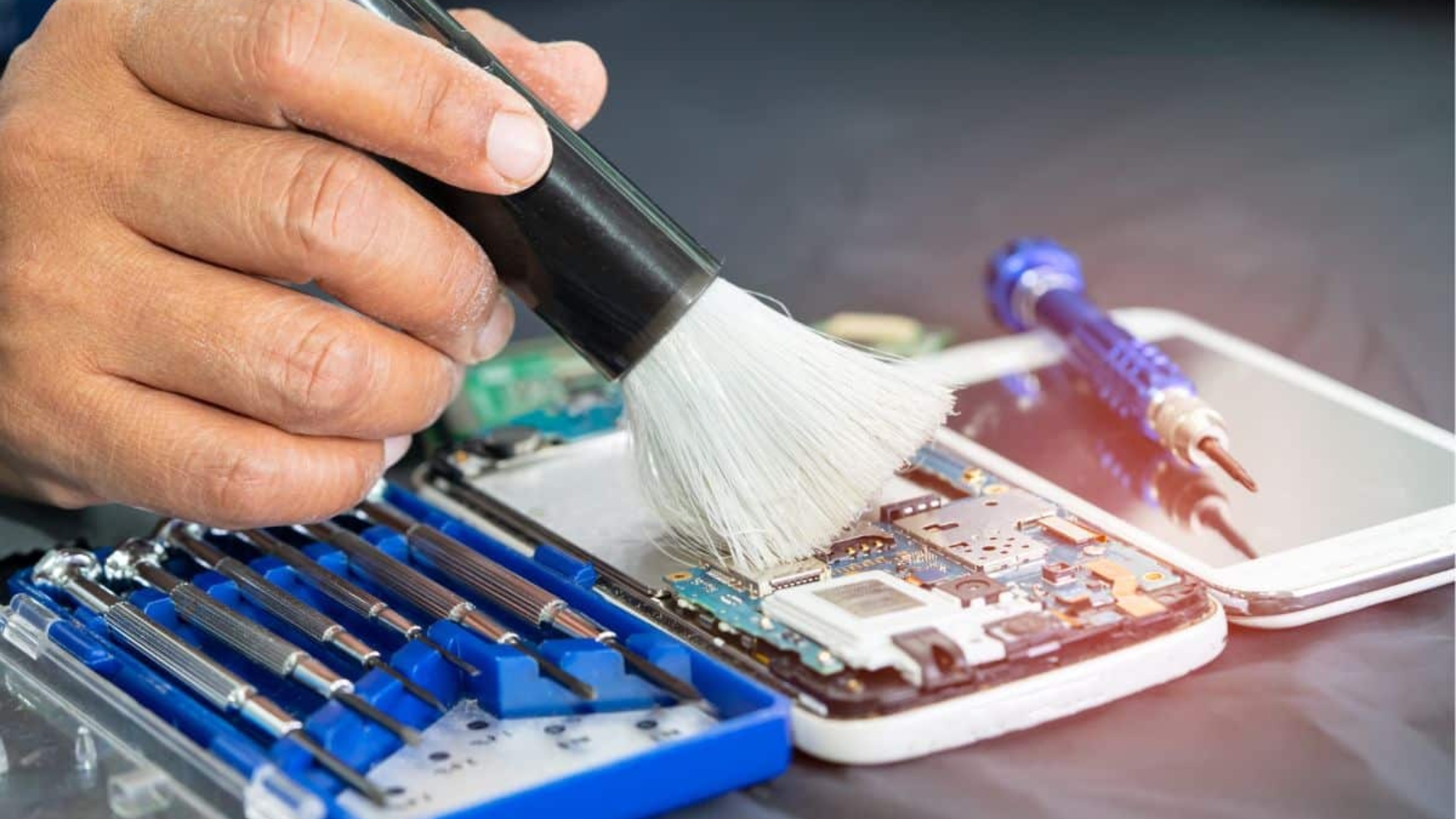 Benefits of Regular Phone Maintenance